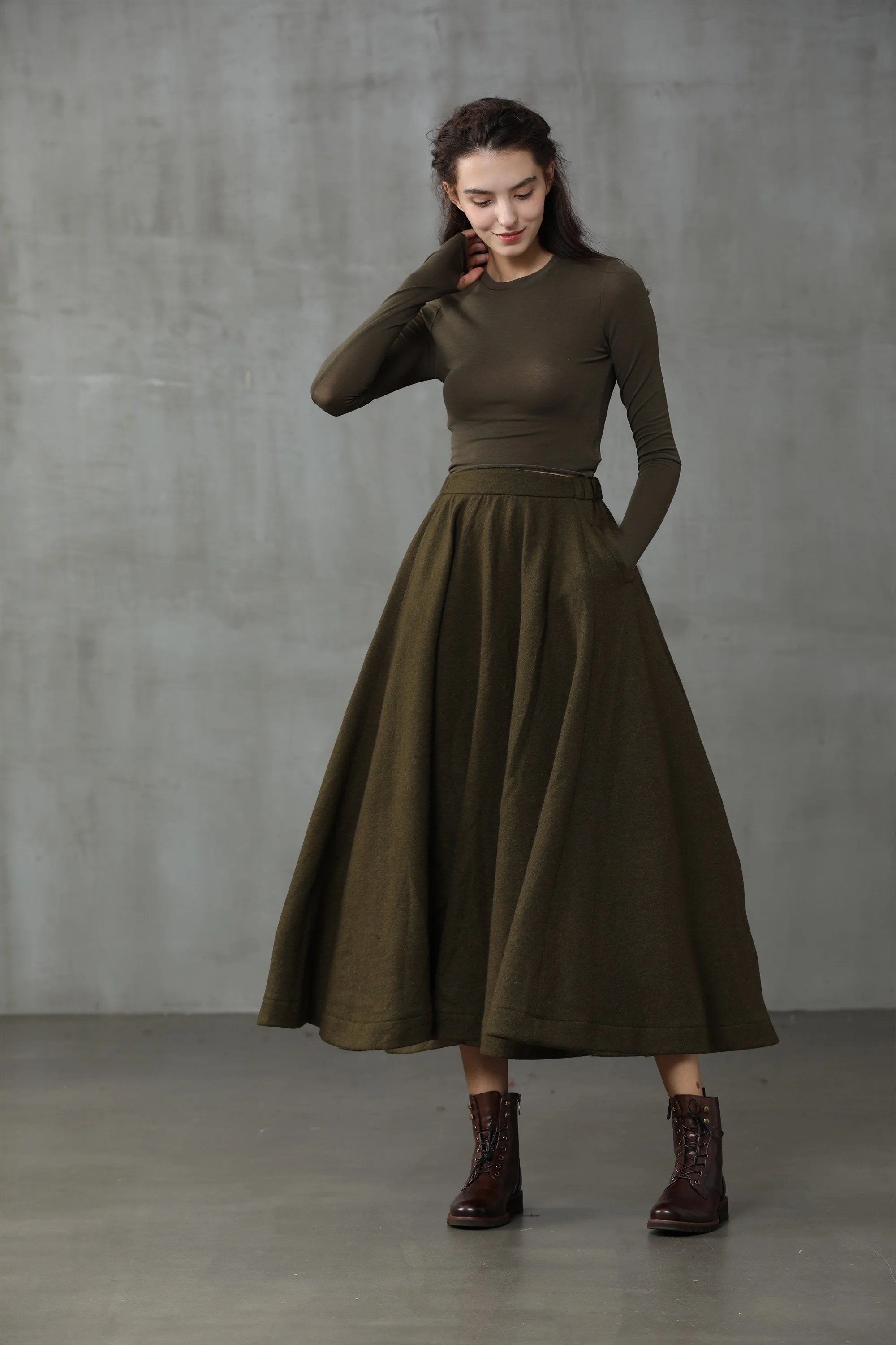 The Soft Lawn 12 | Midi Wool Skirt - Image 7