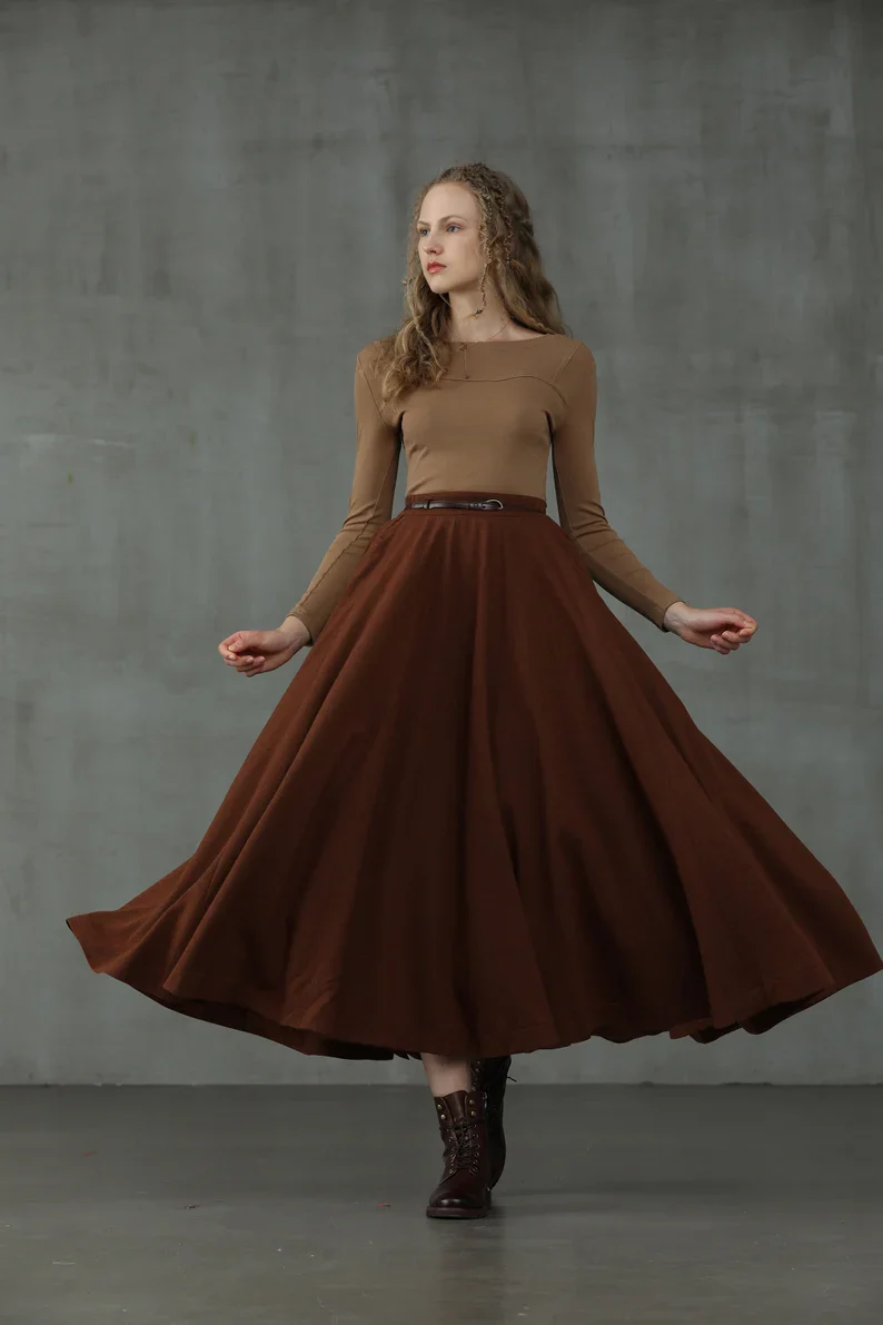 The Soft Lawn 12 | Midi Wool Skirt - Image 3