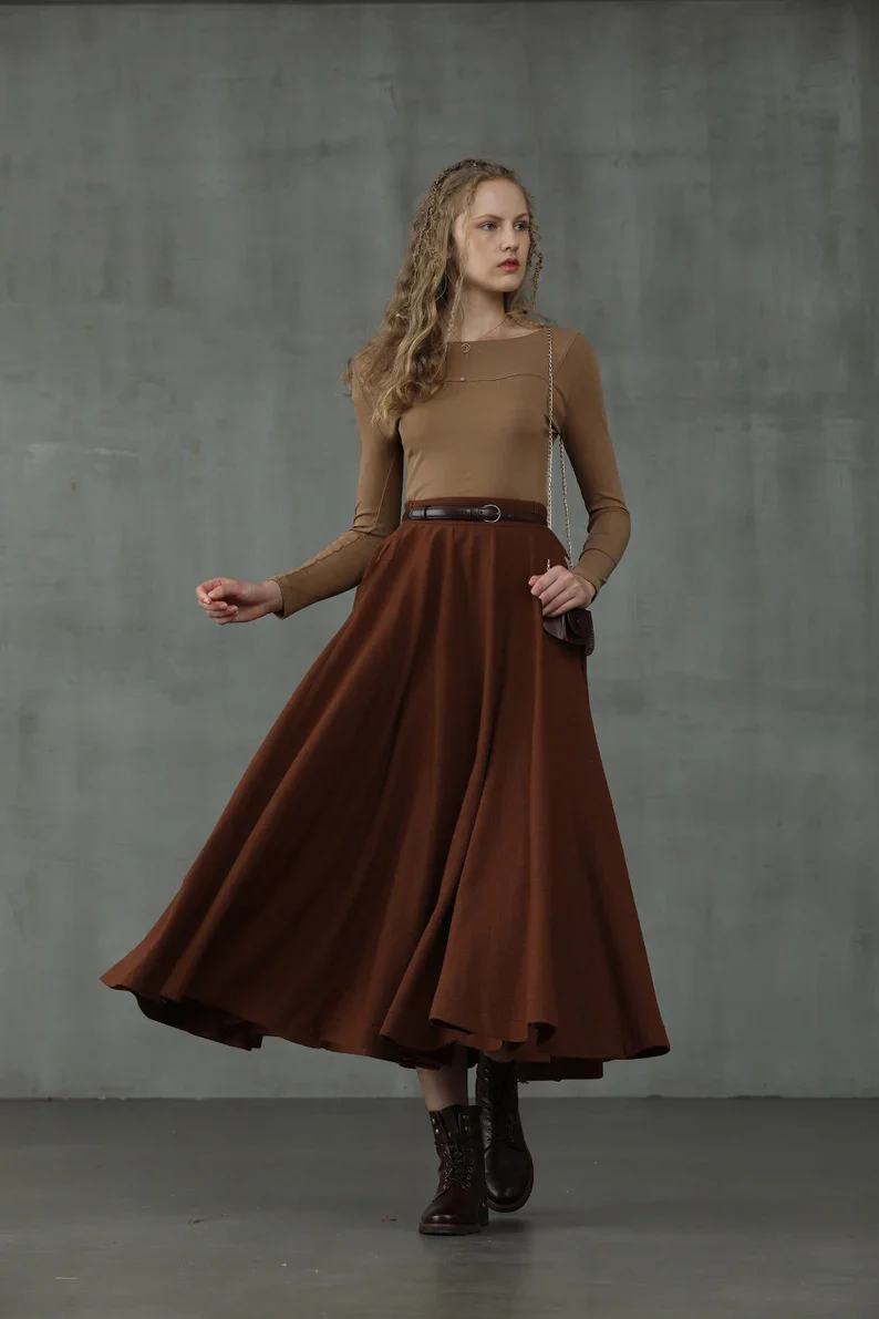 The Soft Lawn 12 | Midi Wool Skirt - Image 4