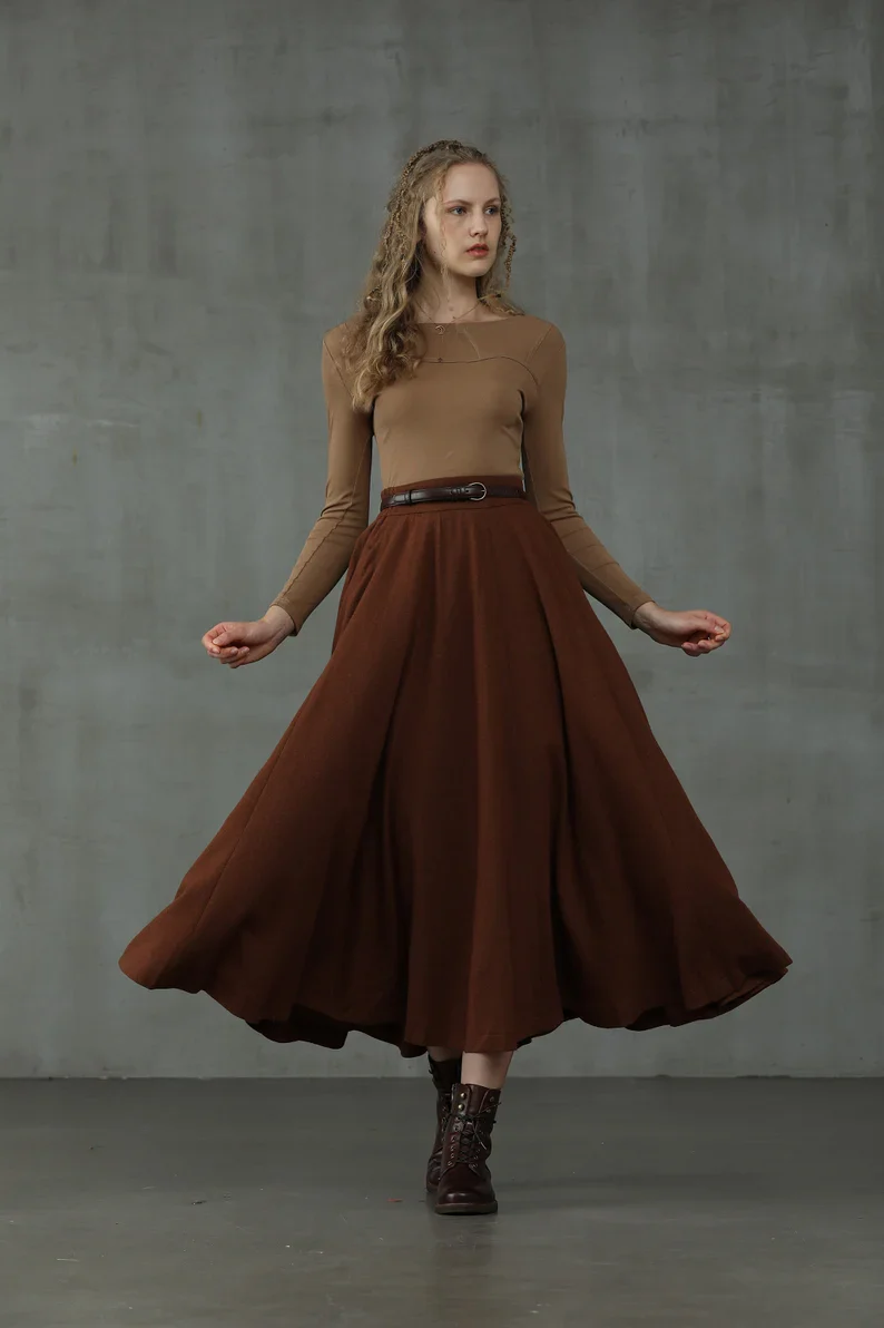 The Soft Lawn 12 | Midi Wool Skirt - Image 5