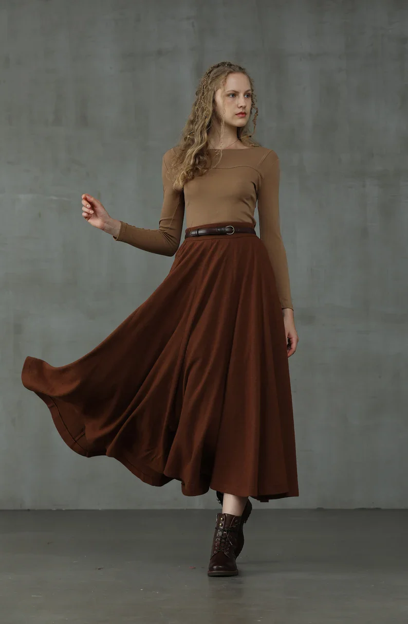 The Soft Lawn 12 | Midi Wool Skirt - Image 6