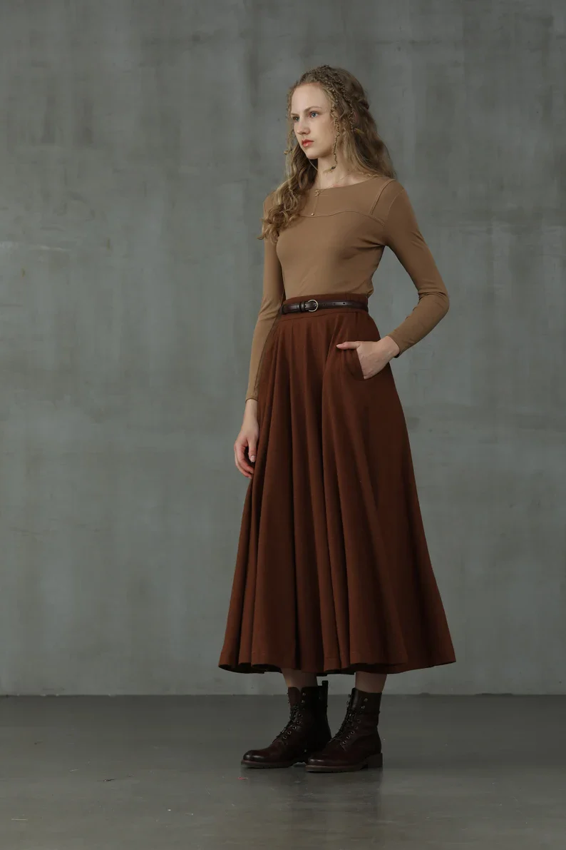 The Soft Lawn 12 | Midi Wool Skirt - Image 7