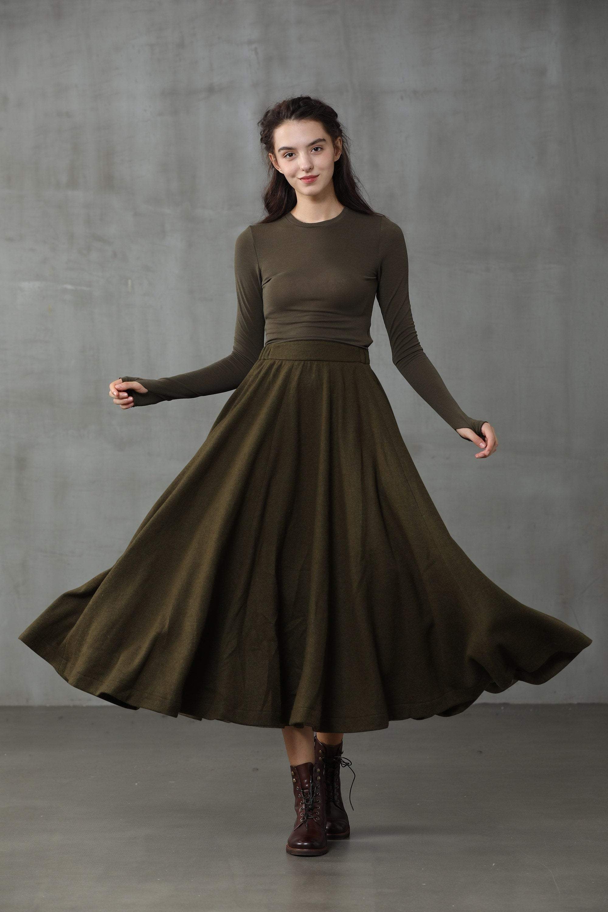 The Soft Lawn 12 | Midi Wool Skirt - Image 9