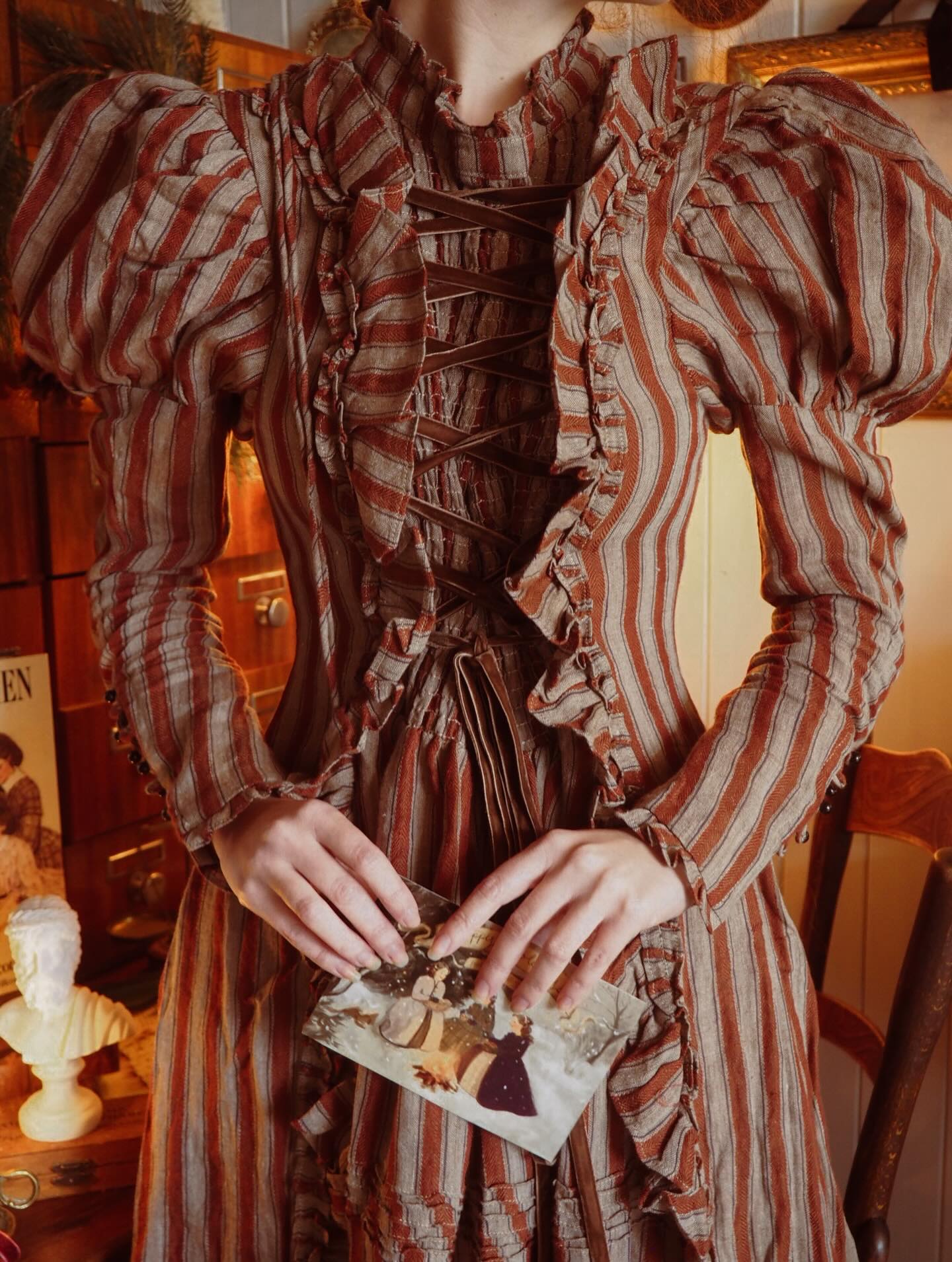 Elizabeth 15 | Victorian Linen Dress - Image 4