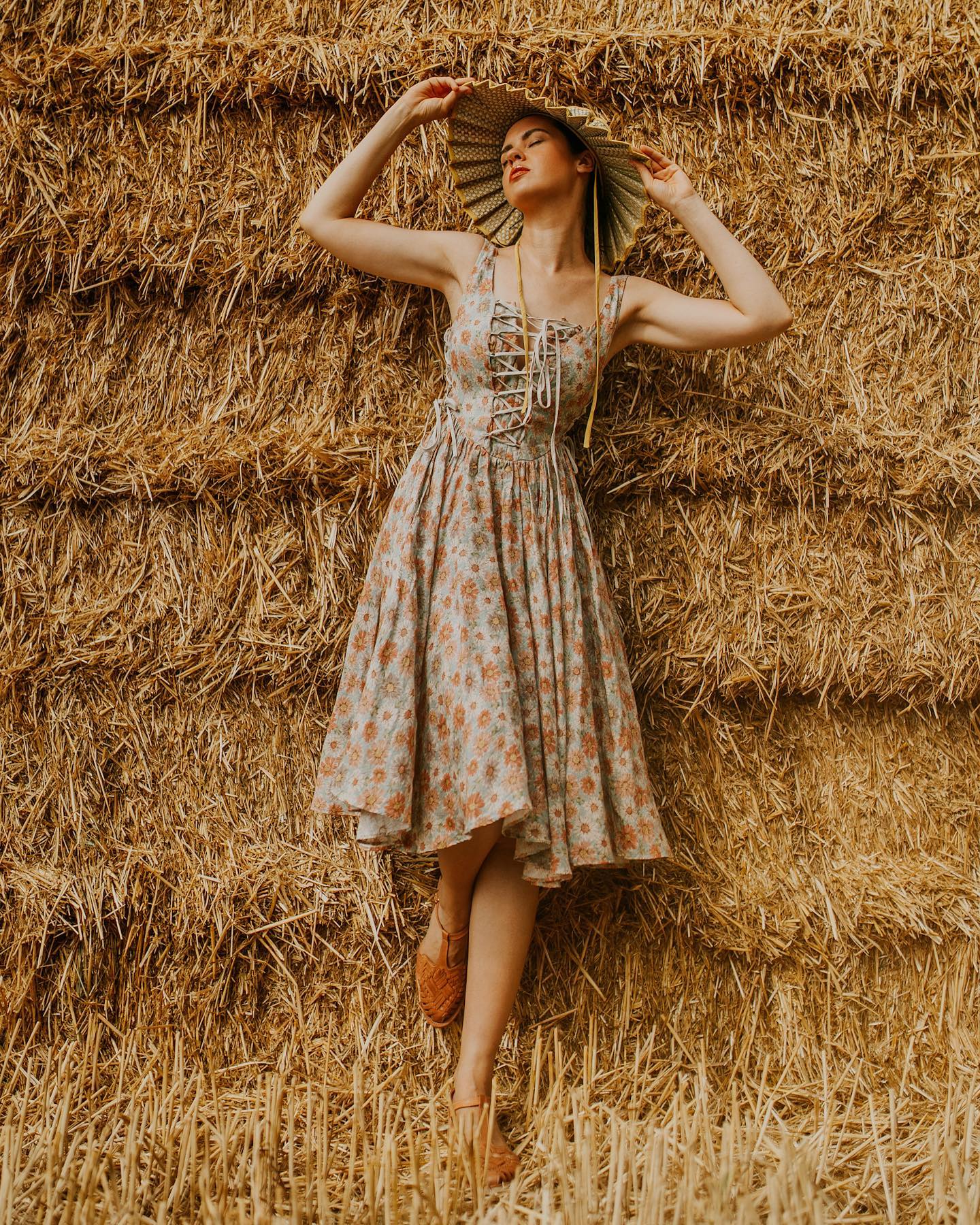 Adelia 17 | lace up daisy linen dress - Image 3