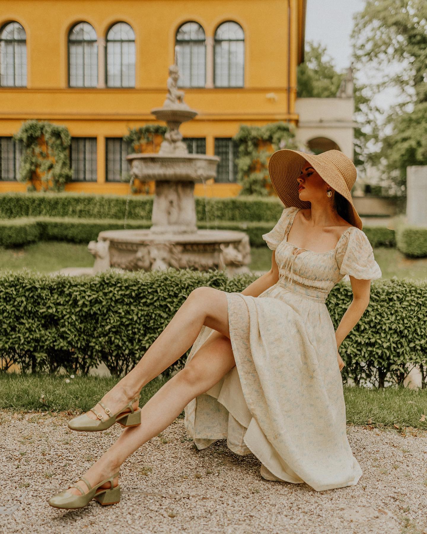 Alice 19 | Floral linen dress - Image 16