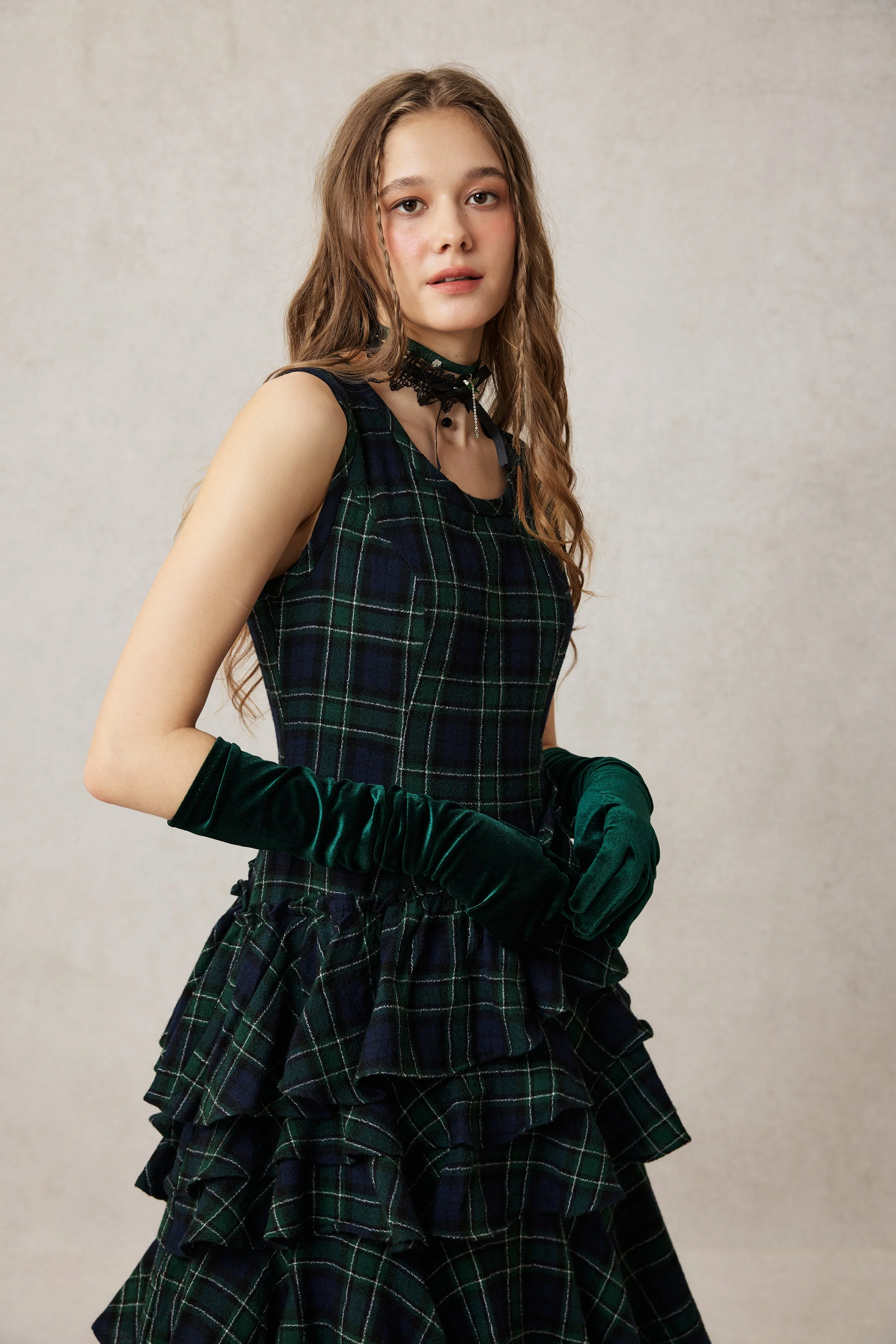 Luxurious Extra-Long Velvet Sleeves - Image 4