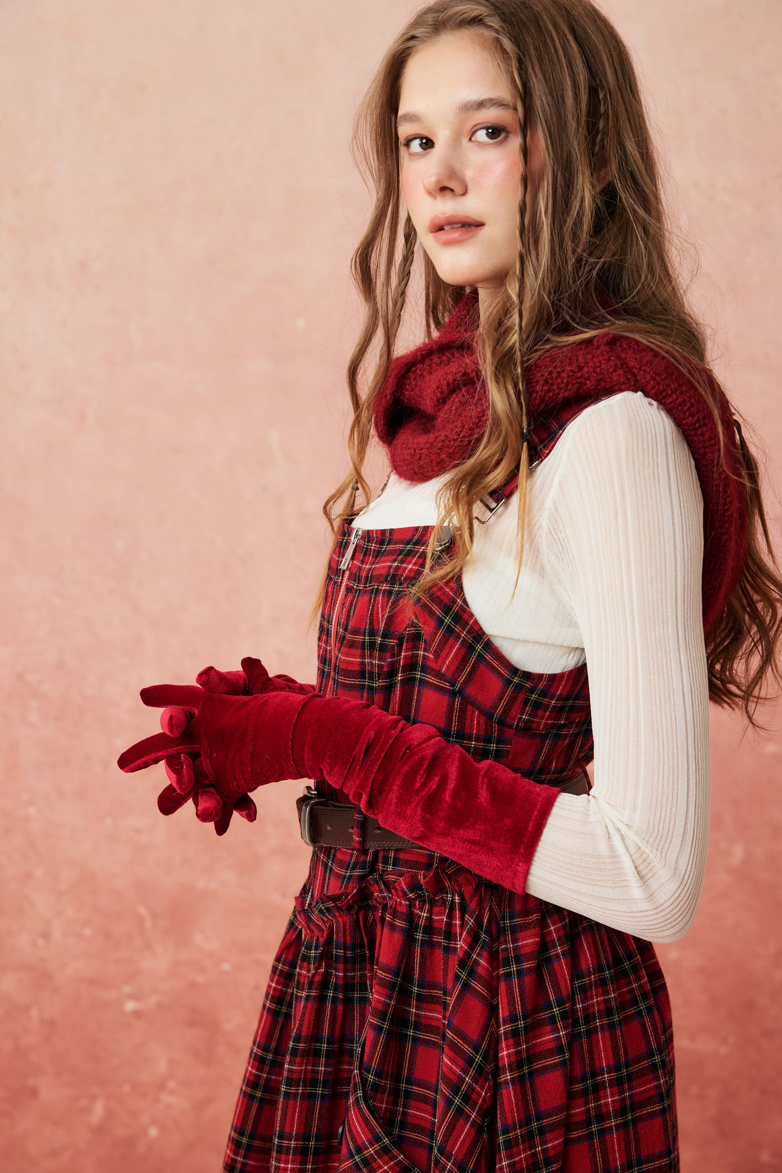 Luxurious Extra-Long Velvet Sleeves - Image 7