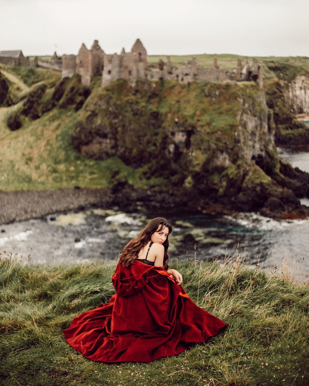 Perfumer 33 | hooded wool cloak - Image 4