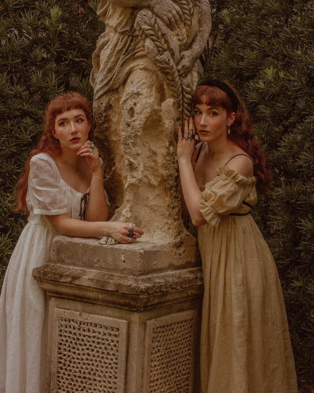 La Luna 11 | old lace linen dress - Image 4