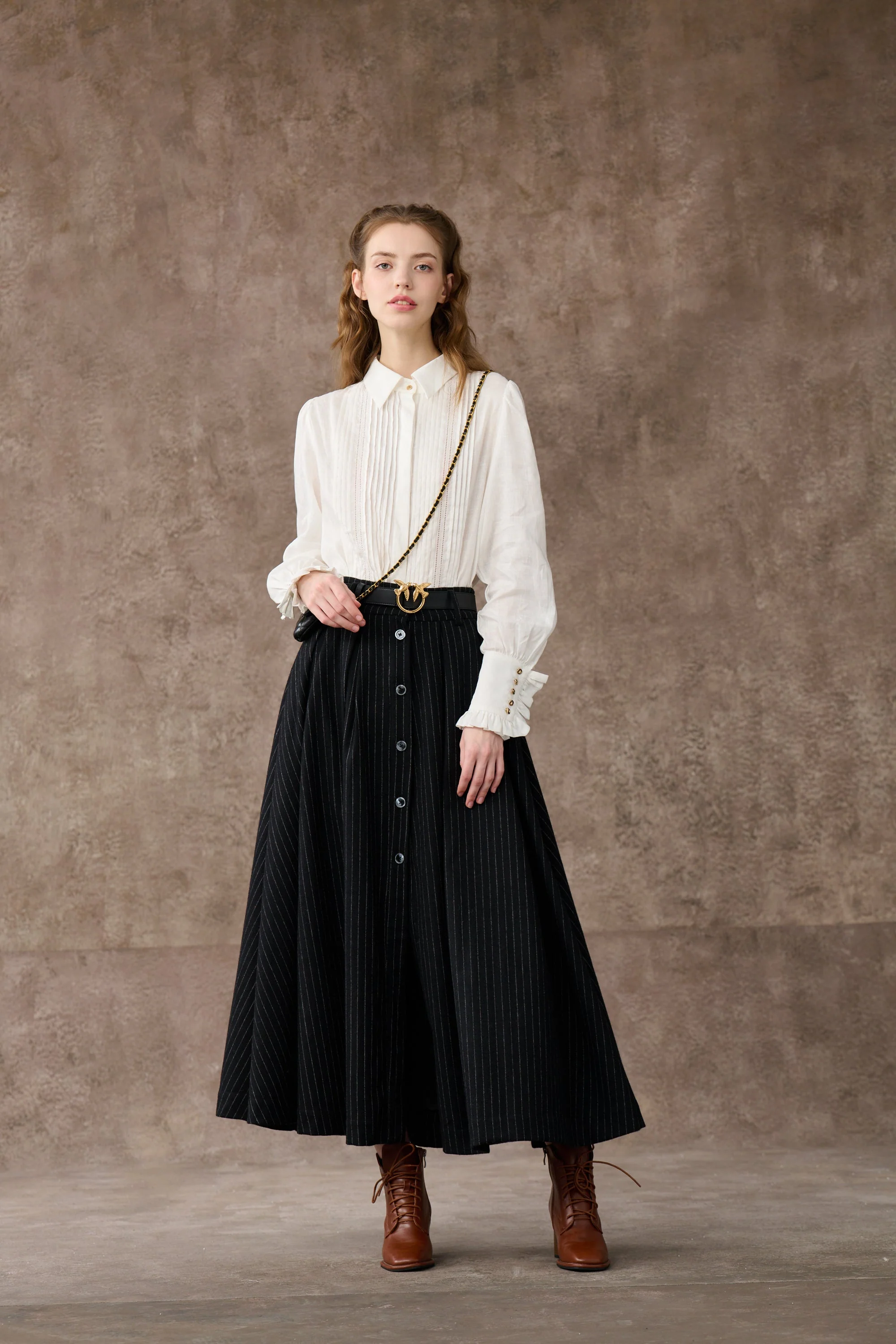Santal 3 | Striped Wool Skirt in black - Image 4