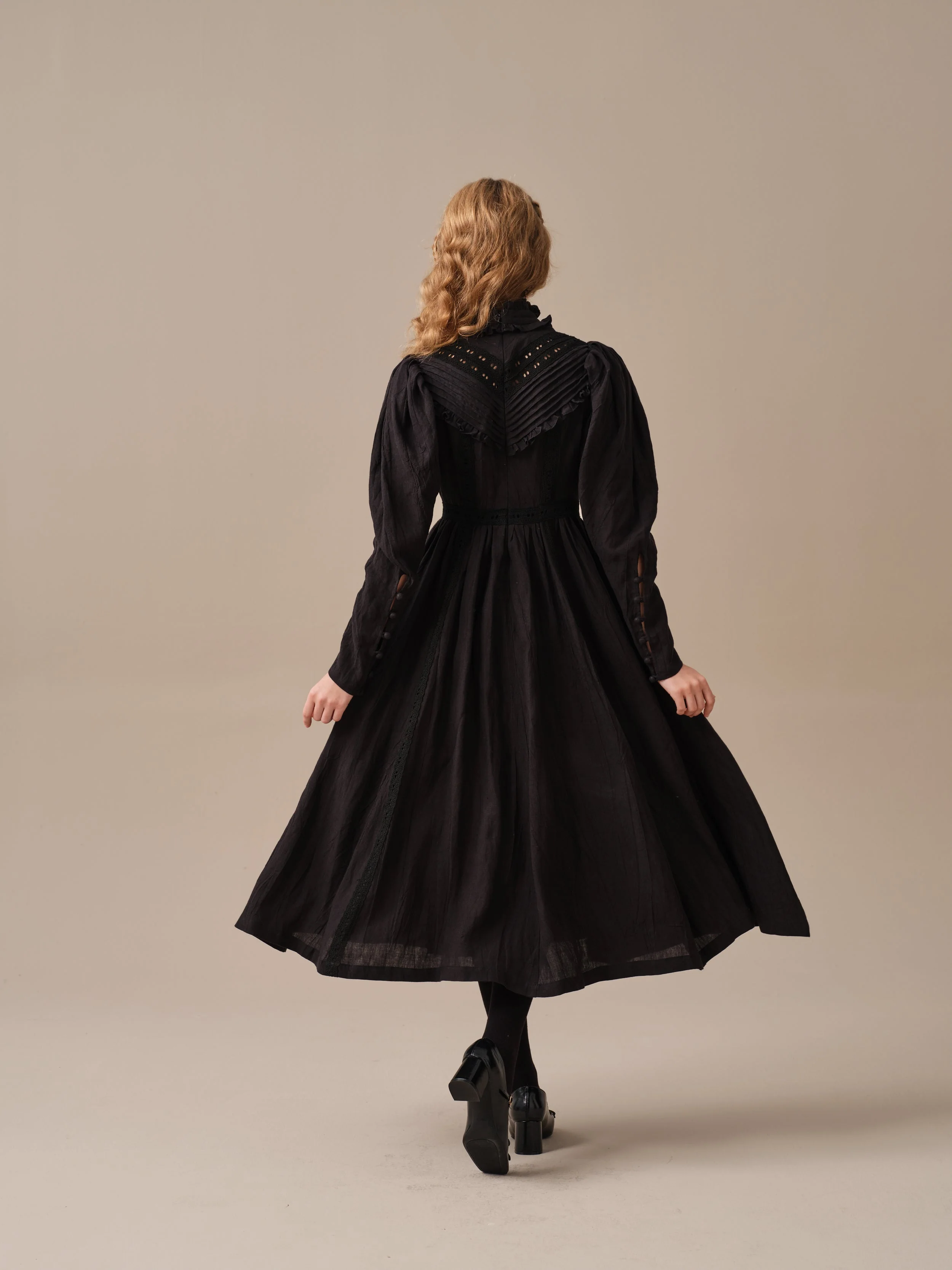 MARY 18 | VINTAGE LINEN DRESS GOWN - Image 24