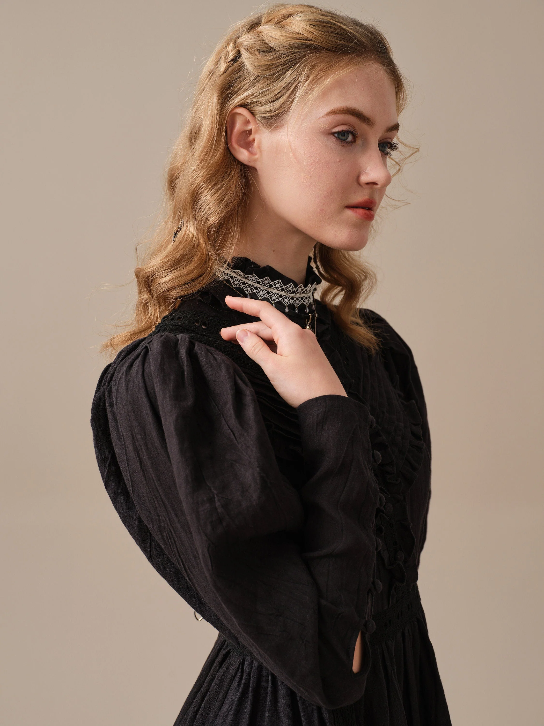 MARY 18 | VINTAGE LINEN DRESS GOWN - Image 7