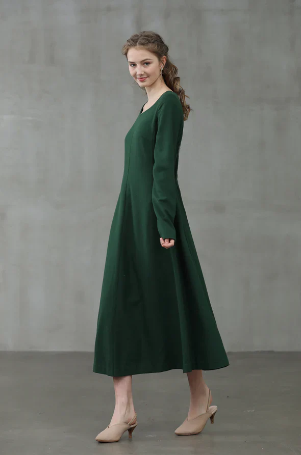 Mistletoe 17 | Vintage wool dress in Purple - Image 24