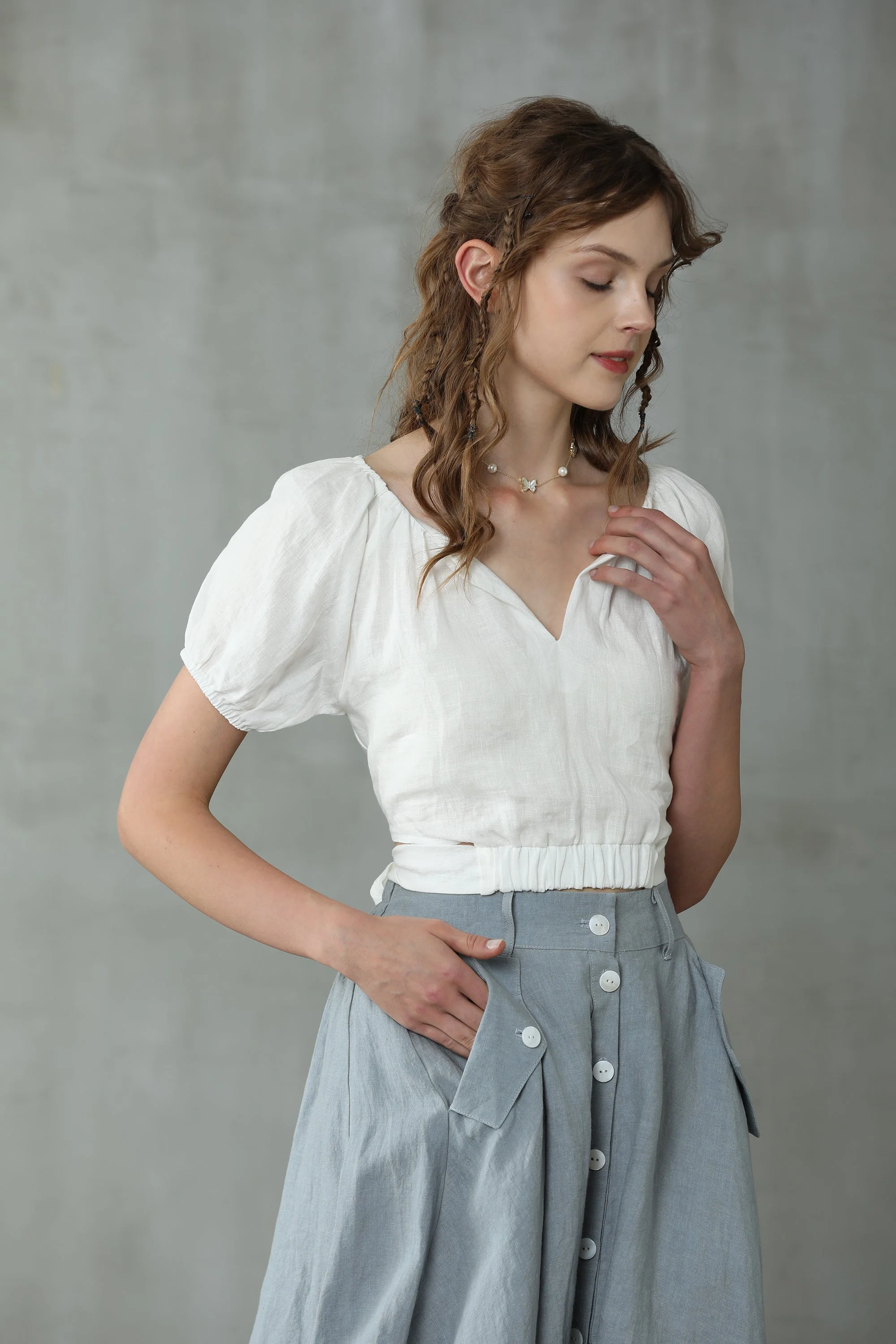 Ease 17 | White linen blouse - Image 4